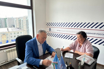 Сенатор Российской Федерации Сахамин Афанасьев провел прием граждан в Якутии / ЯСИА   Республика Саха (Якутия)