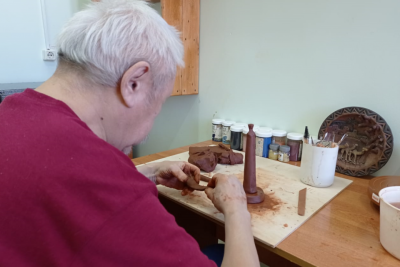 В Якутии бездомные люди научились гончарному делу / ЯСИА   Республика Саха (Якутия)