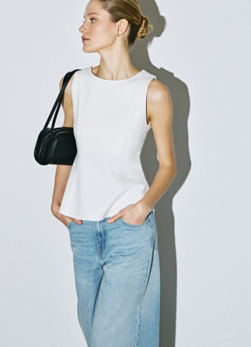 Майка с баской и рельефами, Белый