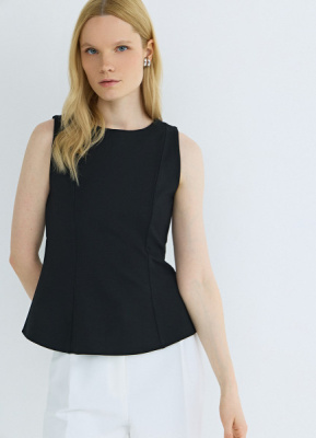 Майка с баской и рельефами, Черный