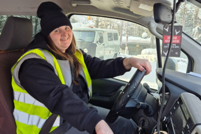 Кристи за рулем: как девушка-водитель работает в условиях Крайнего Севера / ЯСИА   