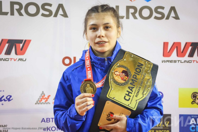 Якутянка Александра Копылова выступит на первенстве Европы по женской борьбе / Дьулустаан Сергеев   