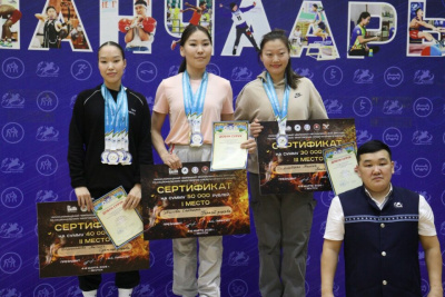 Чемпионкой Якутии по национальному многоборью стала Сайыына Иванова из Горного улуса / Дьулустаан Сергеев   