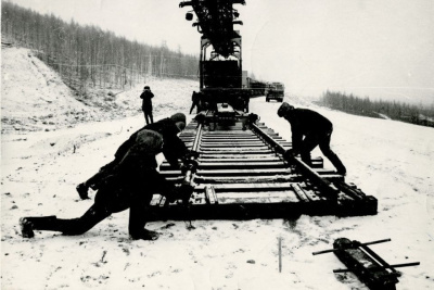 Глава Якутии Айсен Николаев поздравляет с 50-летием БАМа / ЯСИА   