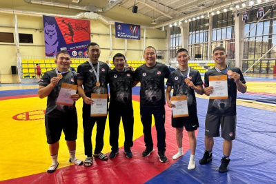 Четыре бронзы чемпионата России завоевали якутские борцы / Дьулустаан Сергеев   