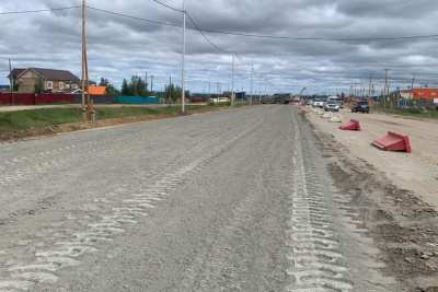 На автодороге «Нам» в Якутске за три дня заасфальтировали 650 погонных метров / ЯСИА Якутск Якутск Республика Саха (Якутия)