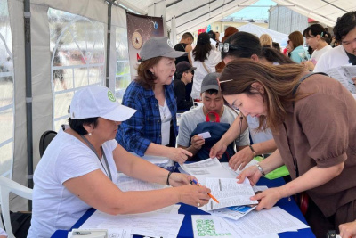 Более 100 человек подали документы в АГАТУ на ярмарке для абитуриентов в Якутске / Анна Лебединская Якутск Якутск Республика Саха (Якутия)