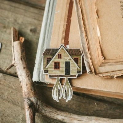 Брелок Дворникова А. "Дом на ножках"