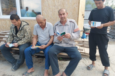 В Якутске иностранным гражданам из Узбекистана и Таджикистана разъяснили их права и обязанности / ЯСИА Якутск Якутск Республика Саха (Якутия)