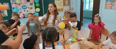 Классные встречи в летнем лагере "Непоседы" /    