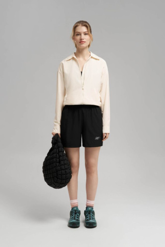 Спортивные шорты