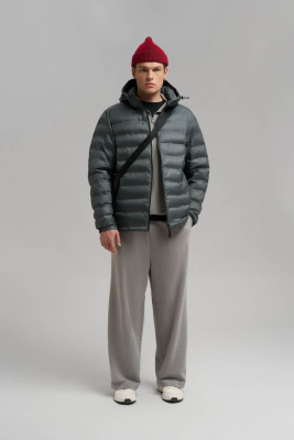 Стеганая куртка с искусственным утеплителем и водоотталкивающей пропиткой