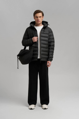 Стеганая куртка с искусственным утеплителем и водоотталкивающей пропиткой