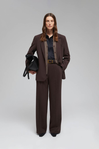 Однобортный жакет в полоску