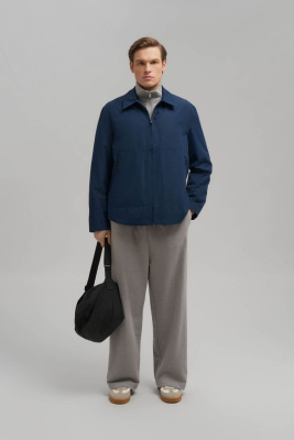 Ветровка с отложным воротником прямого кроя