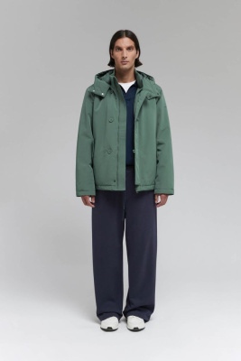 Утепленная куртка с капюшоном