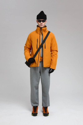 Горнолыжная куртка со съемным капюшоном