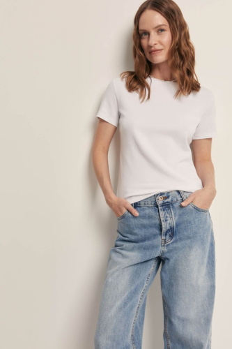 Футболка приталенного силуэта