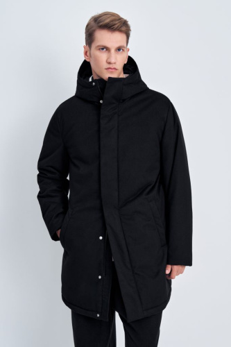 Утепленное пальто с капюшоном