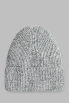 Вязаная шапка