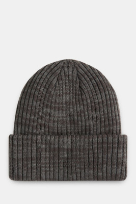 Вязаная шапка