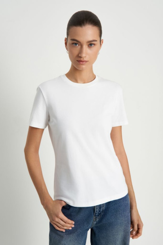 Футболка приталенного силуэта