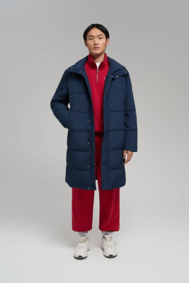 Утепленное пальто с воротником-стойкой