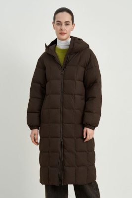 Пуховое пальто с капюшоном