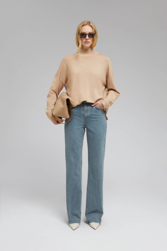 Джемпер с воротником-стойкой и спущенным плечом