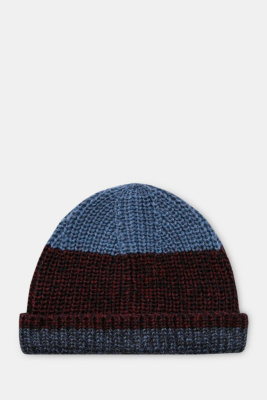 Вязаная шапка с шерстью