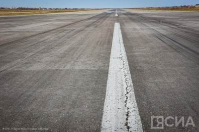 Самолет повредил опоры шасси при посадке в Мирном / ЯСИА   