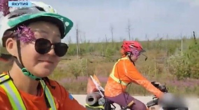 Якутские велосипедистки преодолели более тысячи километров до Мирного /    