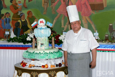 Мастеру якутской национальной кухни Иннокентию Тарбахову исполнилось 82 года / ЯСИА   
