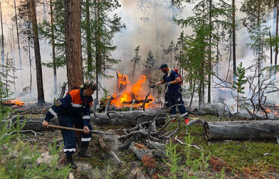 В Мирнинском районе три пожара, один из них локализован /    