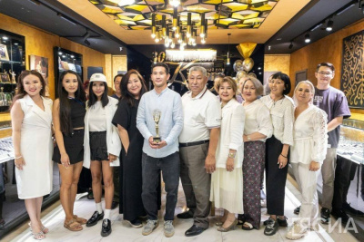 В Якутске вручили первую народную премию «Кун киhитэ» Максиму и Евгении Арбугаевым / Майя Гоголева Якутск Якутск Республика Саха (Якутия)