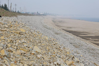 Берегоукрепительные работы у села Верхневилюйск Якутии завершатся в сентябре / ЯСИА  Верхневилюйский Республика Саха (Якутия)