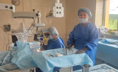 Врачи-офтальмологи провели 43 операции по удалению катаракты в Алданском районе Якутии / ЯСИА  Алданский 
