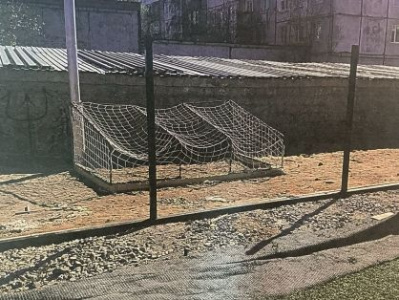 Возбуждено уголовное дело по факту травмирования несовершеннолетнего при падении футбольных ворот в городе Якутске /  Якутск Якутск Республика Саха (Якутия)