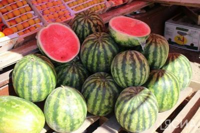 Сладость с привкусом опасности: врач рассказала, чем опасен арбуз / ЯСИА   