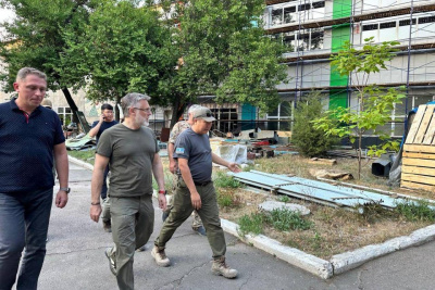 Специалисты Якутии восстанавливают 65 объектов в Докучаевске / ЯСИА   