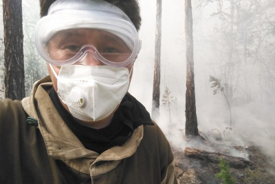 От документов к пламени: доброволец из Национального архива помог в тушении лесного пожара / ЯСИА   