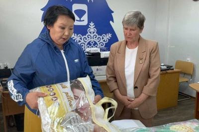 Марина Бахилина доставила гуманитарную помощь для пострадавших жителей в Курской области / ЯСИА   