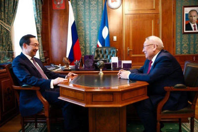 Глава Якутии Айсен Николаев поздравил с юбилеем Егора Борисова / ЯСИА   