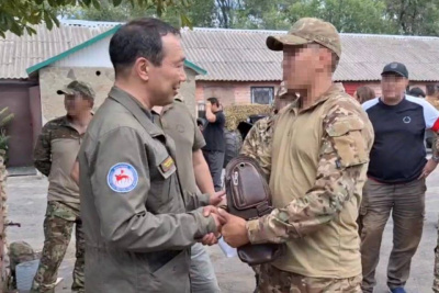 Глава Якутии передал бойцам квадроциклы и гуманитарную помощь в зоне СВО / ЯСИА   