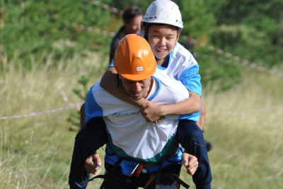 Участники соревнований «Вместе с папой» преодолеют шесть этапов испытаний / ЯСИА   