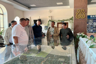 Организации узнали о провозной способности железной дороги и возможностях станции Нижний Бестях / ЯСИА   