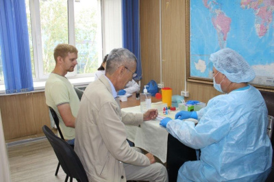 Сотрудники авиакомпании «Якутия» приняли участие в выездной акции по сдаче крови / ЯСИА   