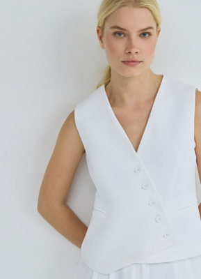 Жилет с ассиметричной застёжкой на пуговицы, Белый