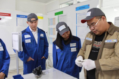 Герой России Игорь Юргин проходит стажировку в департаменте Минэкономики Якутии / ЯСИА   