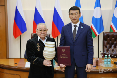 В Якутске отметили 75-летие легендарного борца Александра Иванова / Мария Горохова   